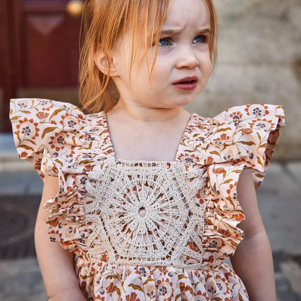 Ikatee - Patron Couture Bébé Combinaison, Barboteuse et Robe "Faro" du 1 mois au 4 ans 3.webp