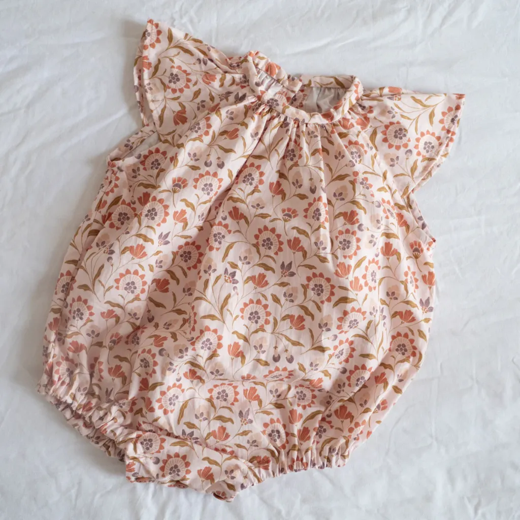 Ikatee - Patron Couture Bébé Blouse, Robe et Barboteuse "Hanoï" du 1 mois au 4 ans 12.webp