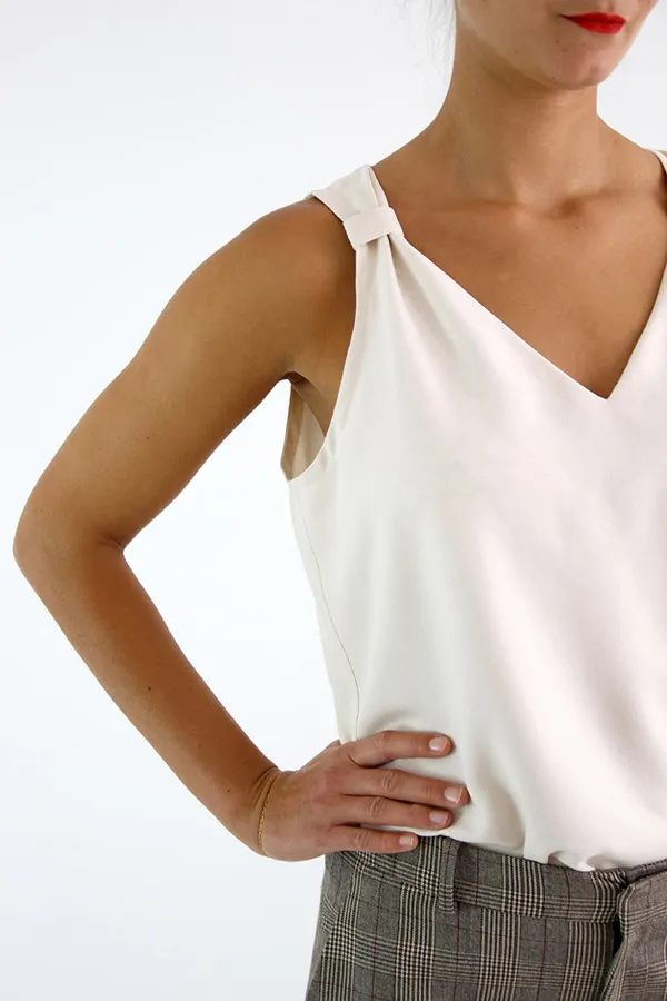 I Am Patterns "Gaïa" – Patron Couture Femme Haut Sans Manches du 36 au 46 3.webp