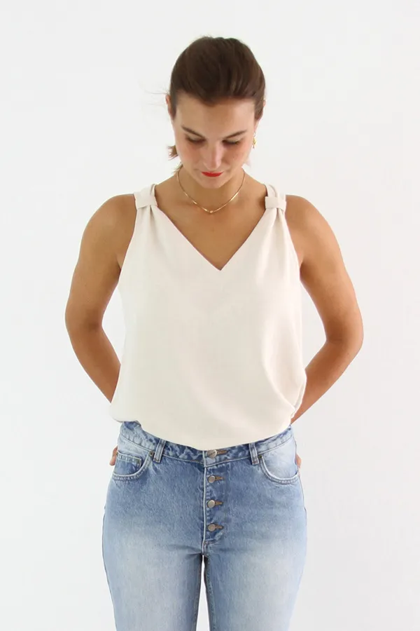 I Am Patterns "Gaïa" – Patron Couture Femme Haut Sans Manches du 36 au 46 5.webp