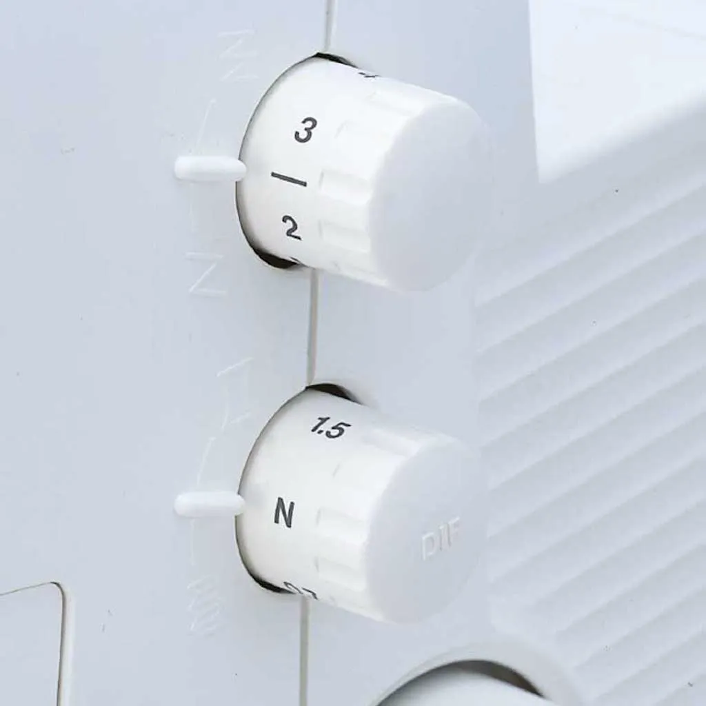 JUKI - Surjeteuse MO-214DEN Kirei 1.webp