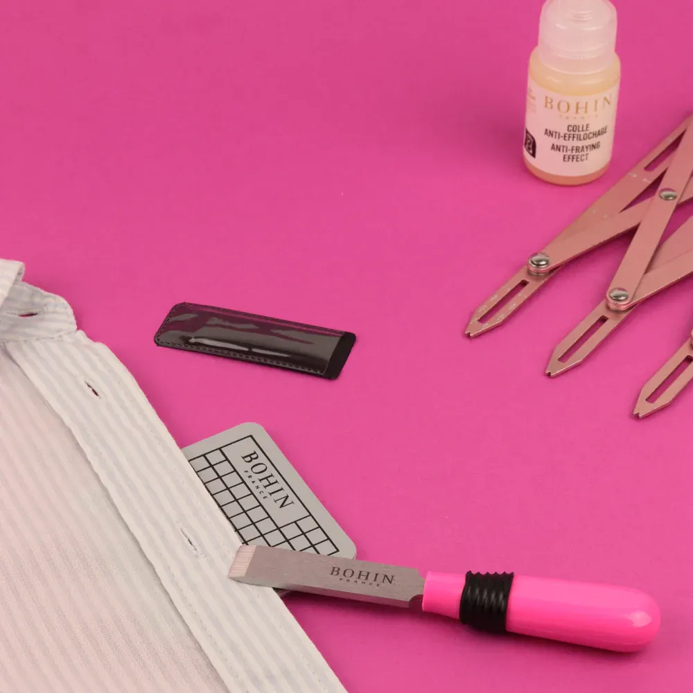 Bohin - Ouvre Boutonnière et la Plaque de Protection 1.webp