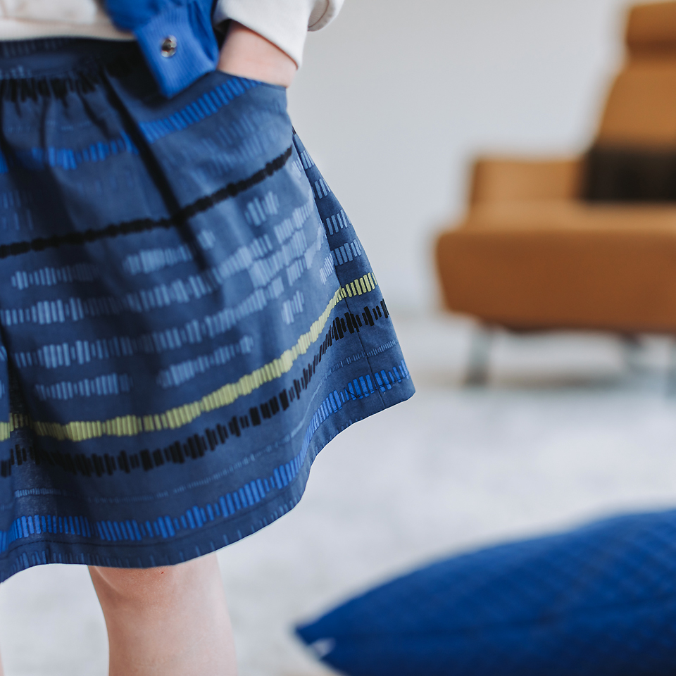 See You at Six – Tissu Coton Imprimé « Sound Waves » Bleu Océana 5.webp