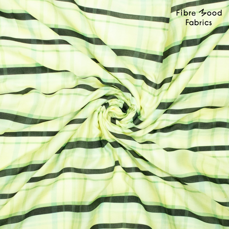 Fibre Mood – Tissu Voile de Tencel et Nylon à Carreaux «Rima» Vert - 2.webp