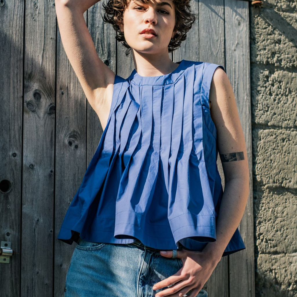 Fibre Mood - Tissu Popeline de Coton Touché Doux "Isola" Uni Couleur Bleu Orage 6.webp