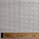 Sélection Coup de Coudre – Tissu Broderie Anglaise Ajouré à Motif Coeurs et Bords Festonnés 3.webp