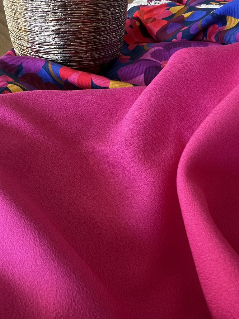 My Dress Made – Tissu Crêpe de Viscose Uni Rose Fuchsia.webp
