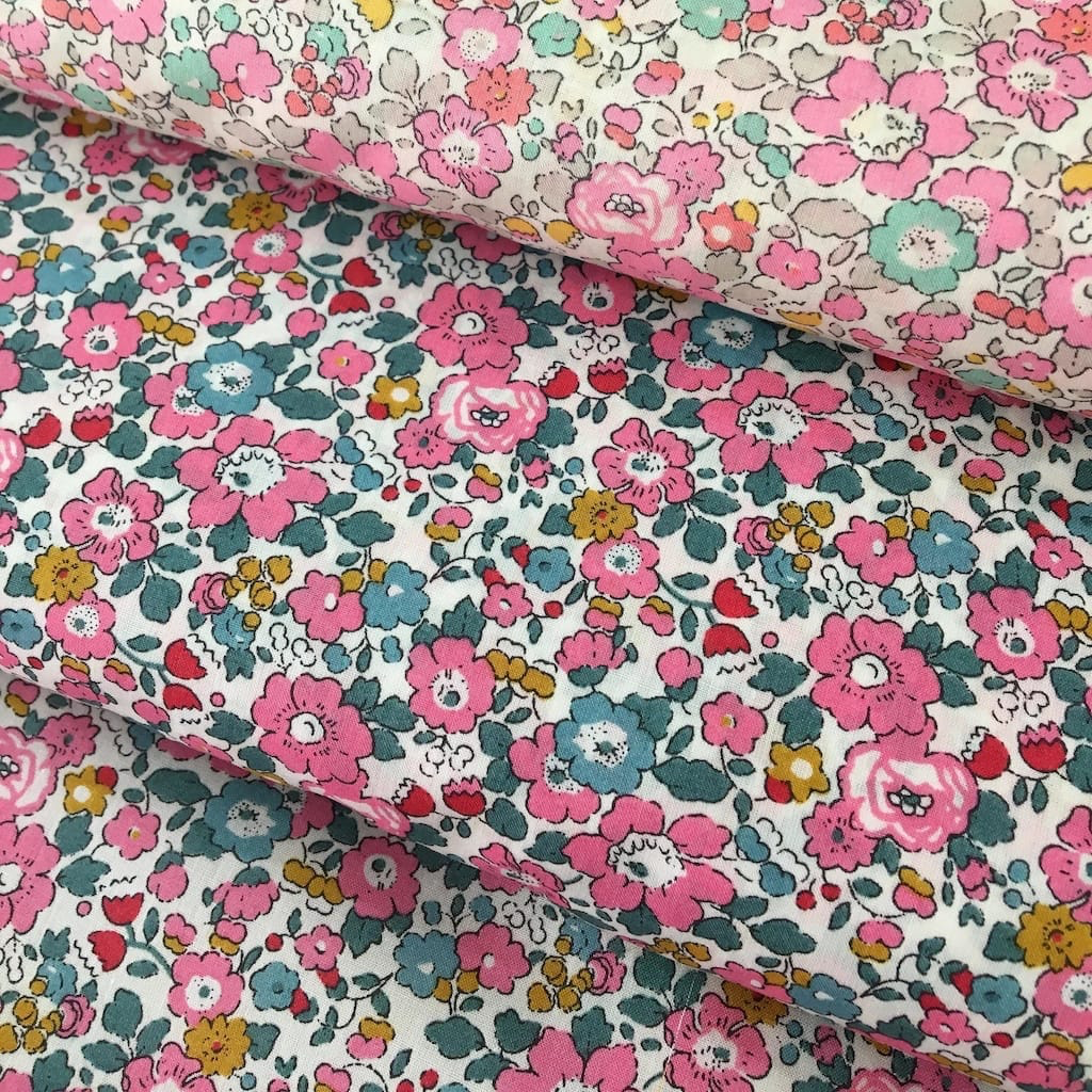 Liberty-London-Tissu-New-Betsy-Ann-Tana-Lawn-Coton-Rose-Vif-3.webp