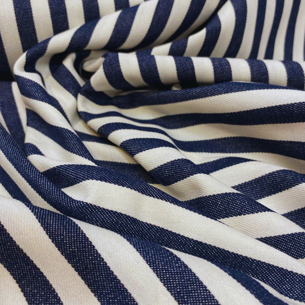 Sélection Coup de coudre – Tissu Denim de Coton Stretch Rayures Larges Bleu Marine 2.webp