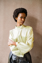 Fibre Mood – Tissu Satin «Samira» Uni Couleur Citron Vert 2.webp