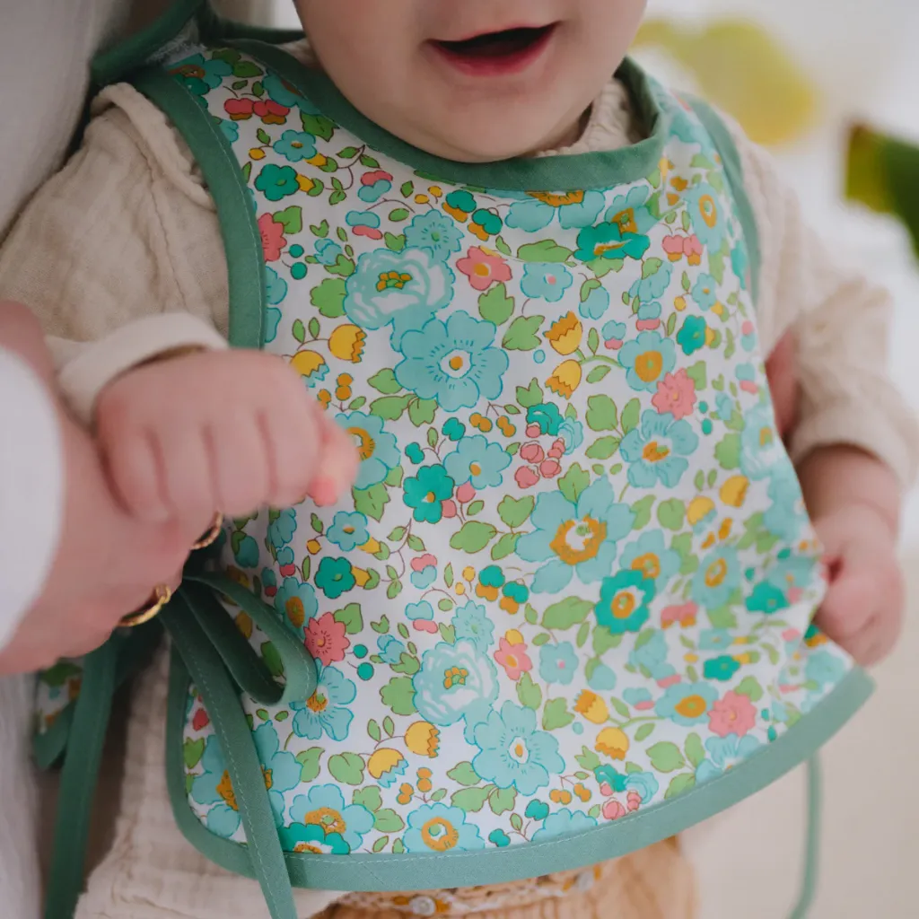 Ikatee - Patron Couture Bébé Plastron, Pull sans Manches et Bavoir "Adélaïde" du 6 mois au 4 ans 15.webp