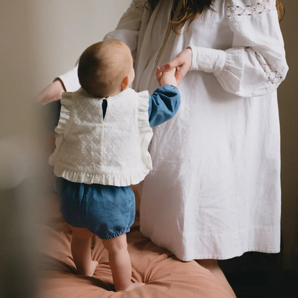 Ikatee - Patron Couture Bébé Plastron, Pull sans Manches et Bavoir "Adélaïde" du 6 mois au 4 ans 17.webp