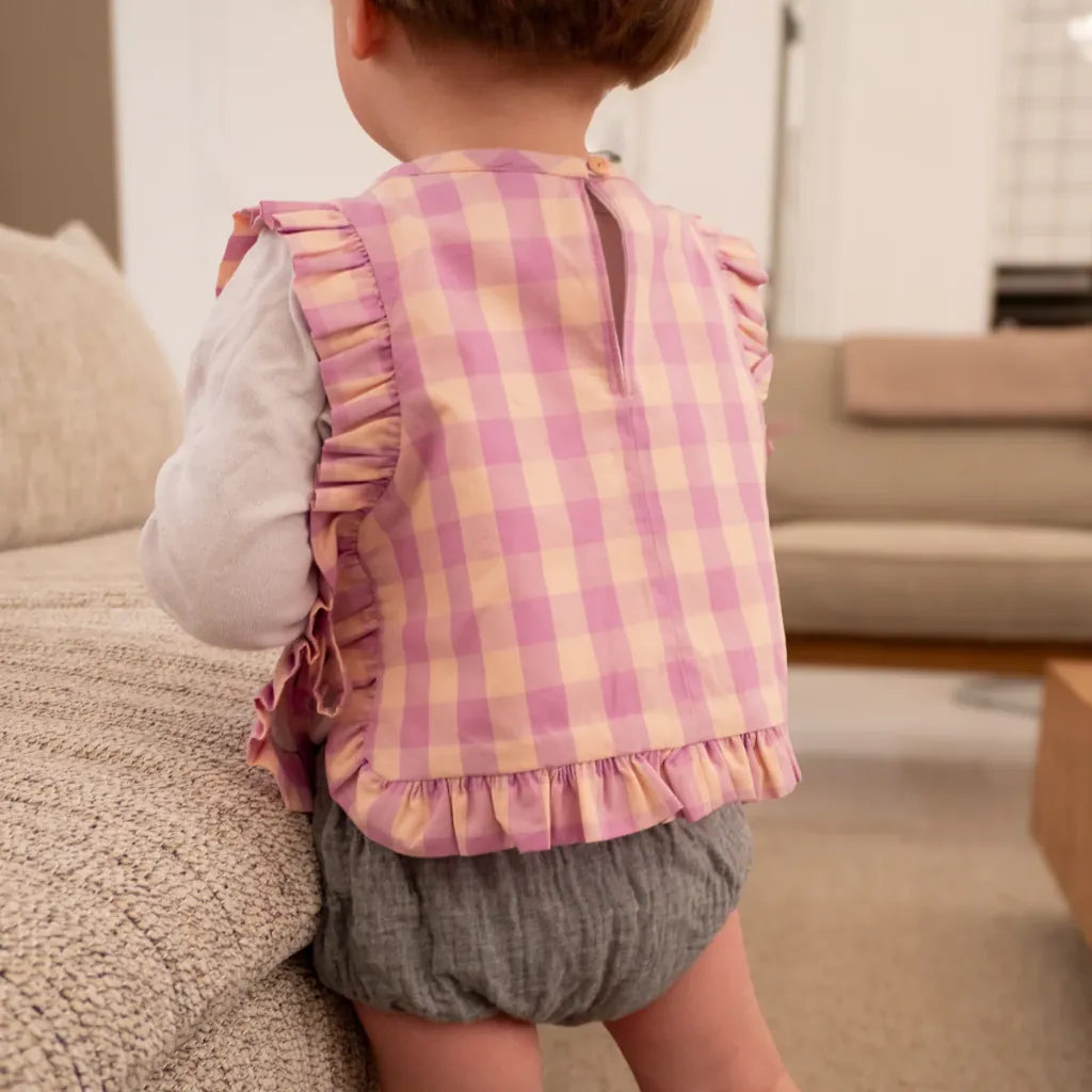 Ikatee - Patron Couture Bébé Plastron, Pull sans Manches et Bavoir "Adélaïde" du 6 mois au 4 ans 3.webp