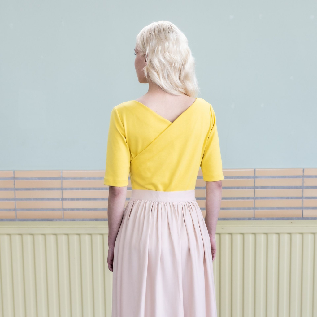 Notches_Patterns_Moriko_top_dress_round_neck_cross-over_back_2.webp