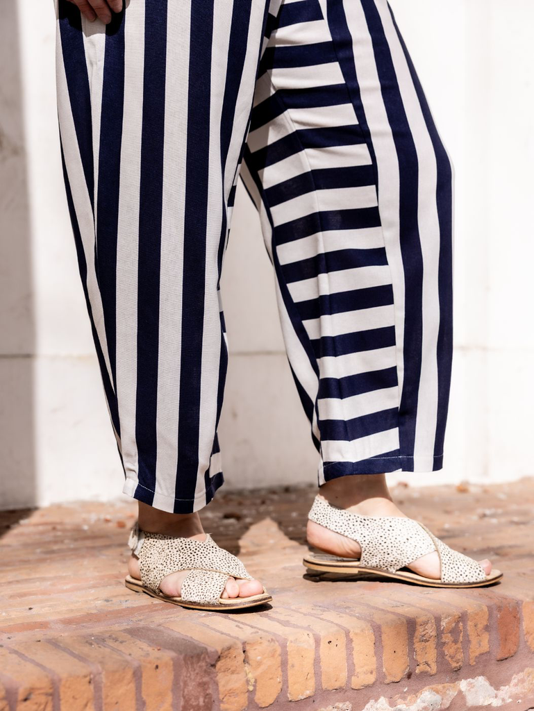 Buy-Notches-Patterns-TIKI-barrel-trousers-and-ruffle-shorts-sewing-pattern-05.webp