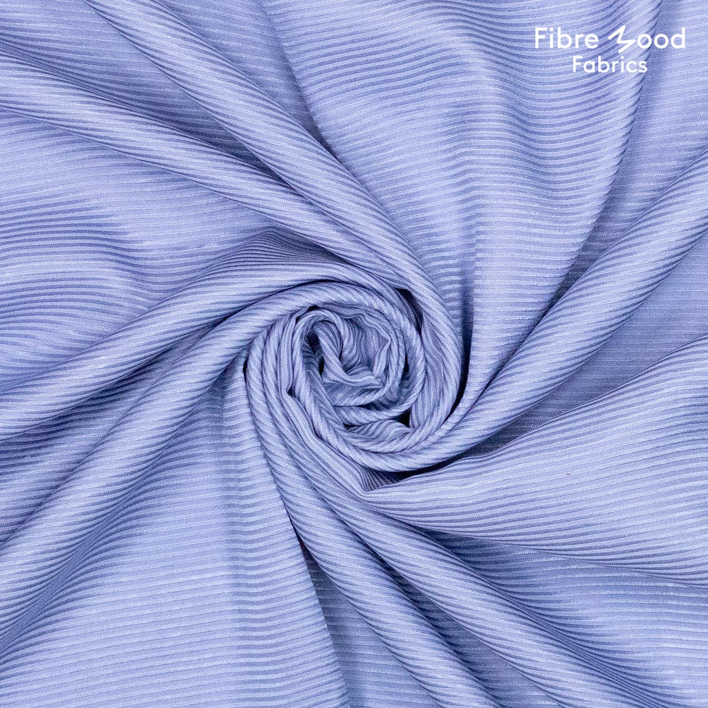  Fibre Mood – Tissu Jacquard de Viscose Satiné « Hallie » Couleur Bleu Lavande Aux Fines Rayures 3.webp