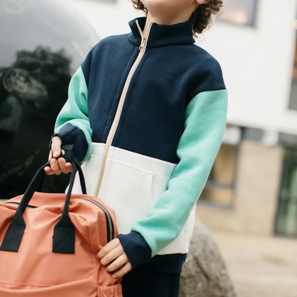 Ikatee - Patron Couture Enfant Sweat Zippé "Liverpool" du 3 au 12 ans 6.webp