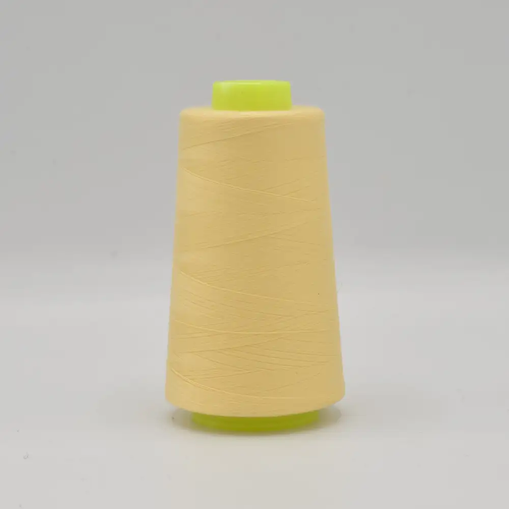 [XOL0011-810-100] Sélection Coup de coudre – Cône Fil Surjeteuse Uni Coloris Jaune Doux (2 743 m)