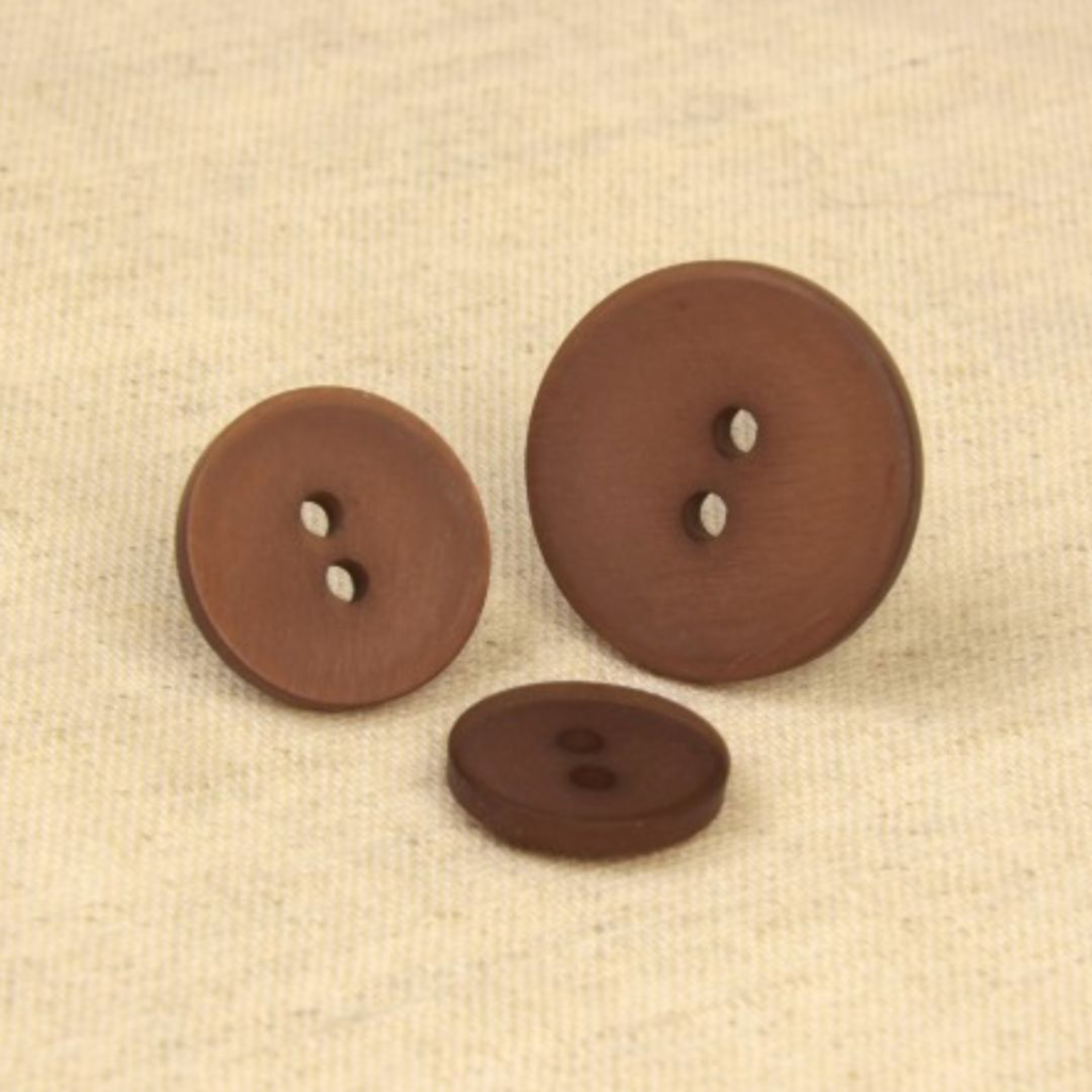 [60832-15-570] Bouton Classique Deux Trous Satiné Marron 15 mm