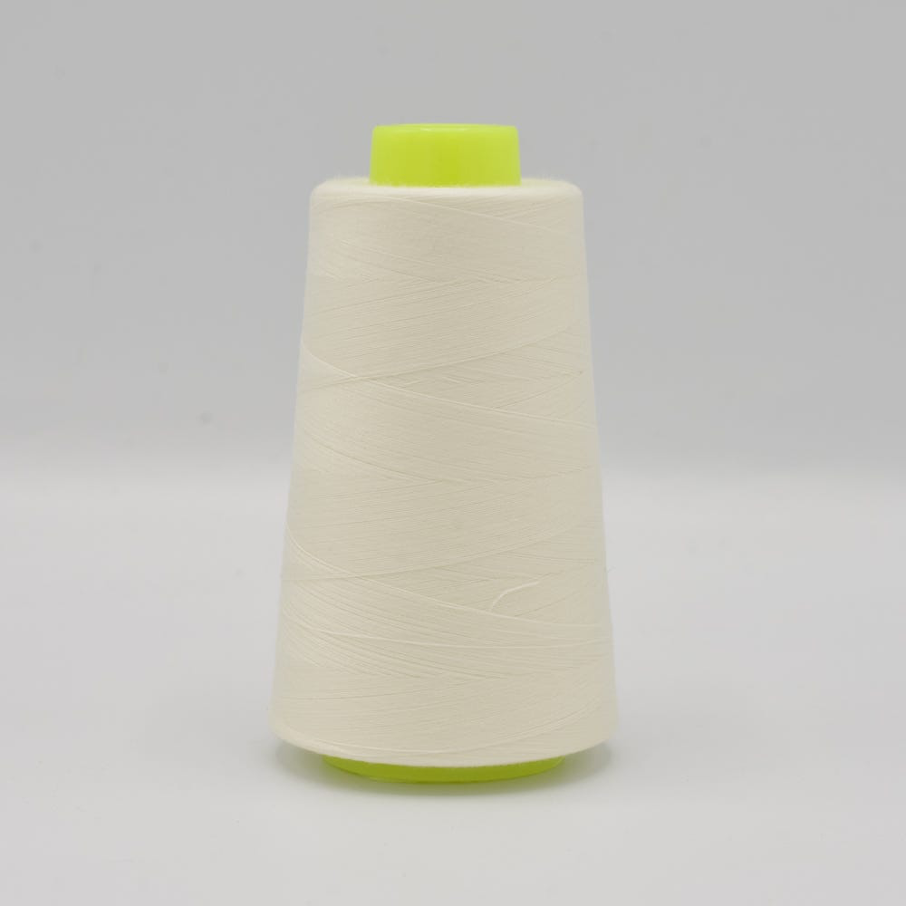 [XOL0011-510-100] Sélection Coup de coudre – Cône Fil Surjeteuse Uni Coloris Ecru (2 743 m)