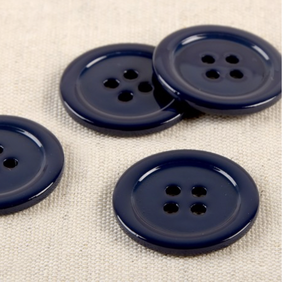 Bouton Nacre Quatre Trous Bleu Marine 10 mm