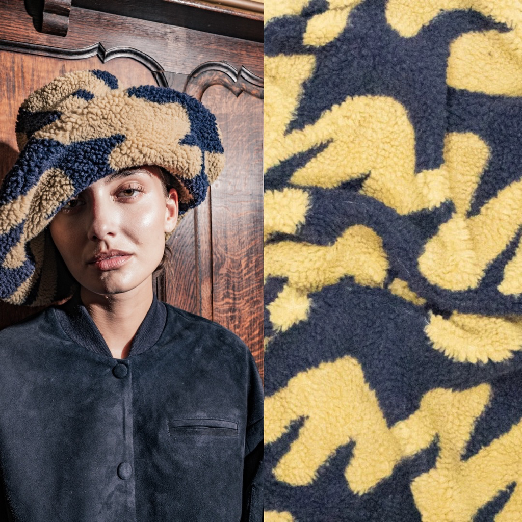 Fibre Mood – Tissu Jacquard Teddy "Eddie" Bleu et Moutarde - 10 cm